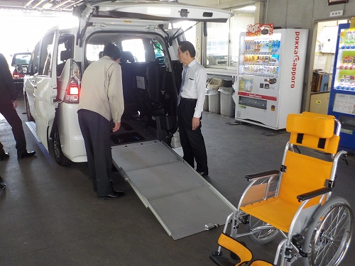 セレナ E-Power UD車両 導入に先駆けて 社屋で試乗会！