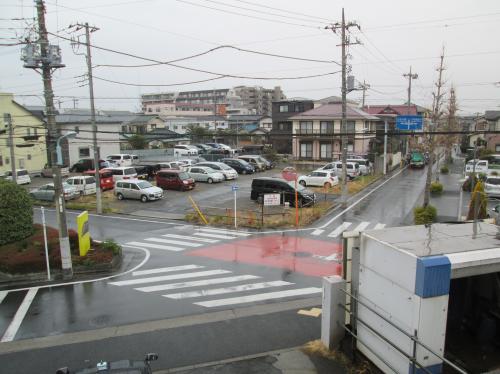 今日は、小雨で肌寒い一日になりそうです