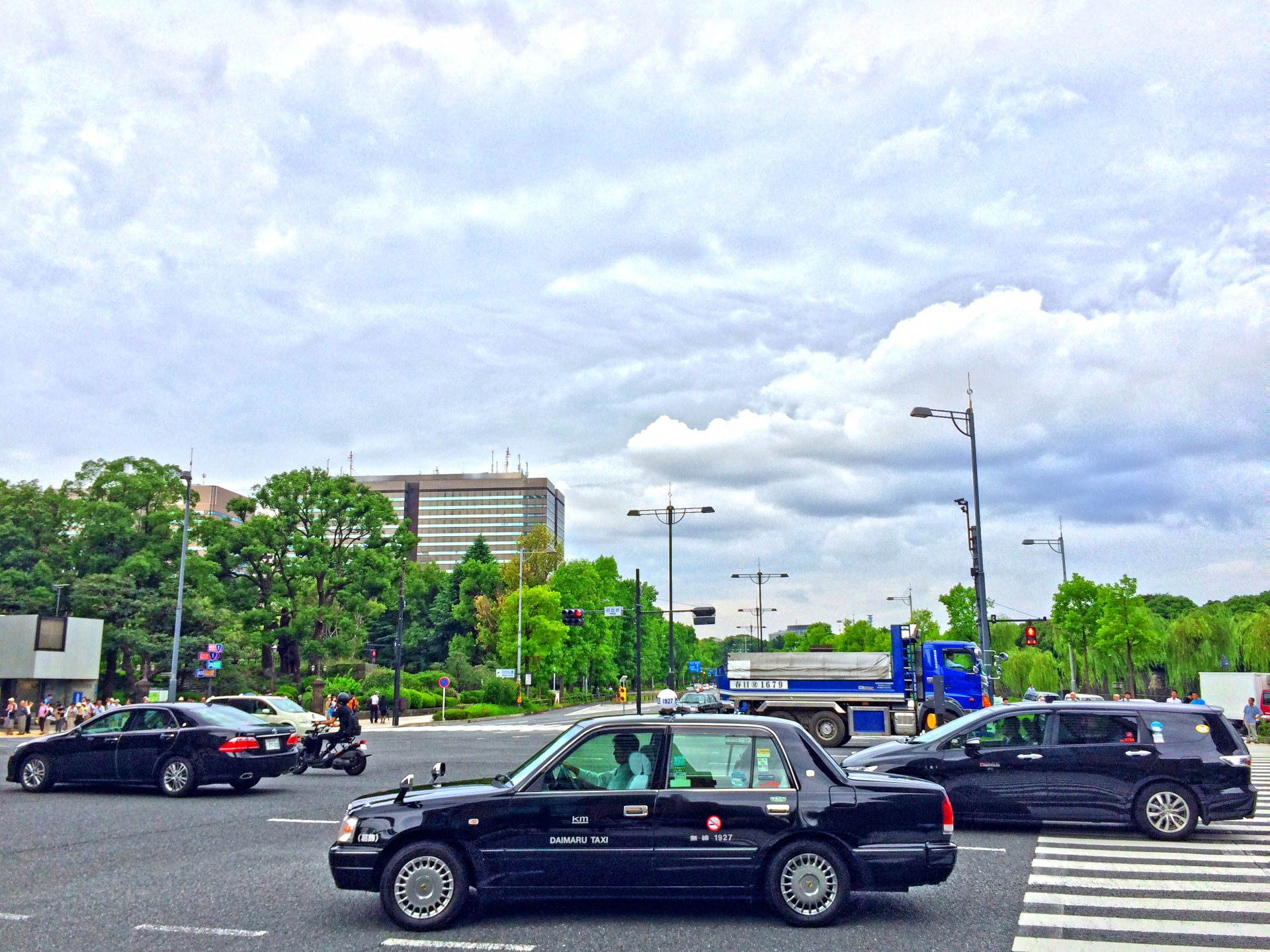 タクシーの路上駐車を無くす取り組み｜ショットガンシステムについて