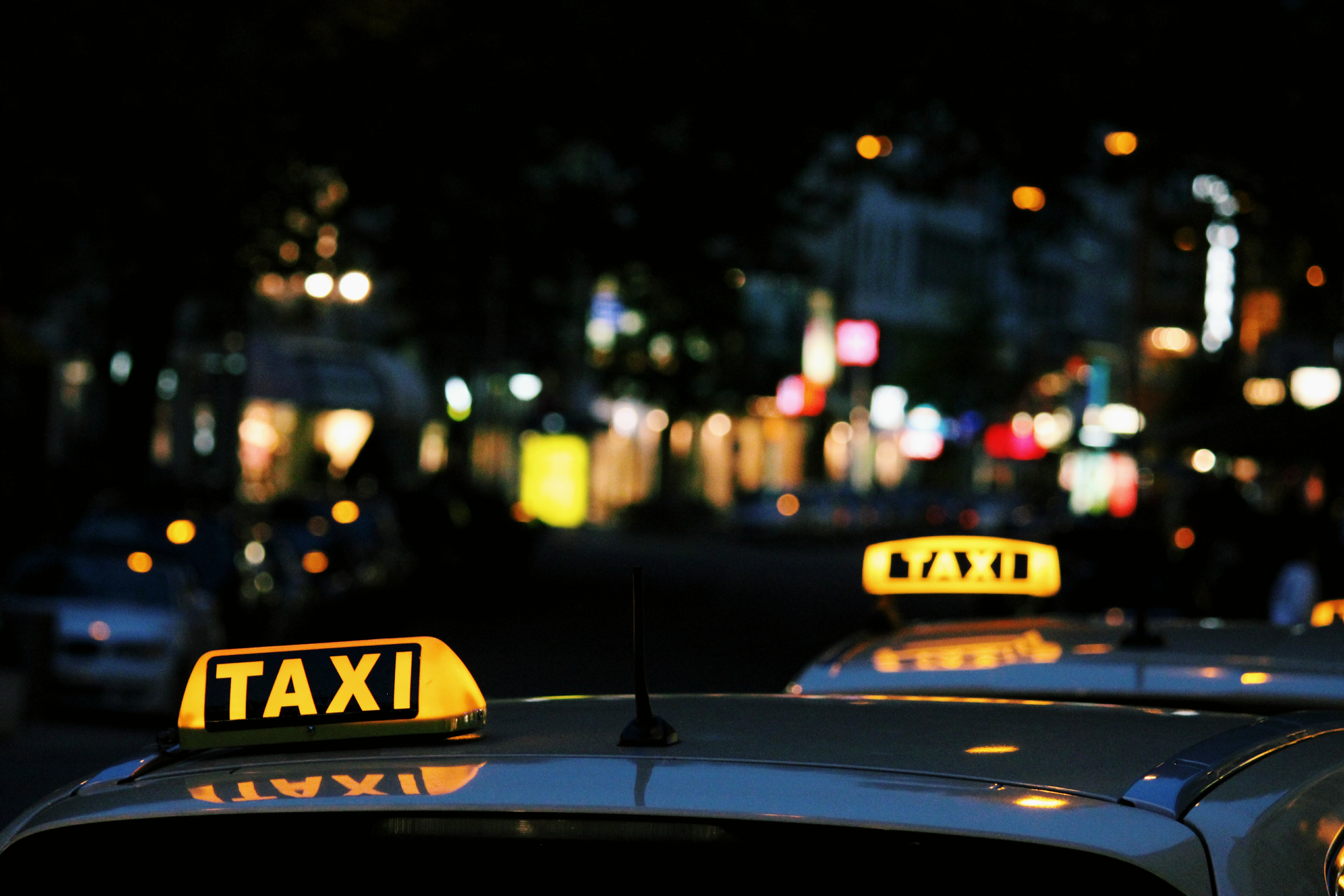 Uber(ウーバー)ドライバーの収入と通常タクシーとの違いを徹底解説！【2022年2月18日更新】