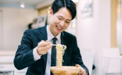 タクシー運転手さん！美味しいお店教えて…！食通が多いタクシー運転手の【お昼事情】とは？