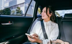 タクシー運転時＆乗車時は注意！シートベルトの着用の声掛けの重要性とは