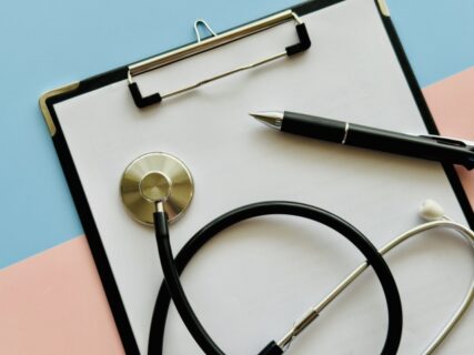 タクシー運転手は必ず受診！健康診断の重要性と長く働くための体調管理術