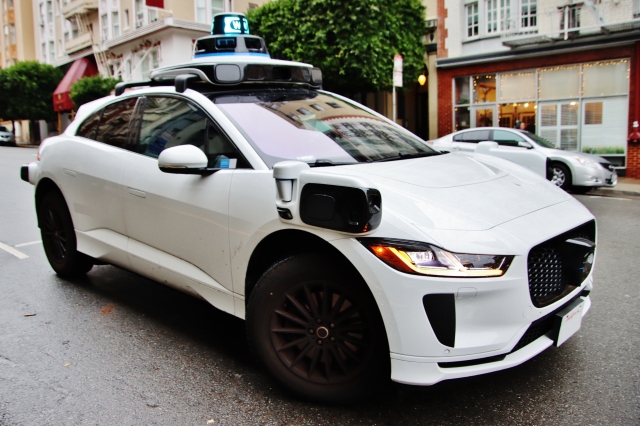 【タクシーニュース】東京都内で日産ロボタクシーが2026年後半に試験運行！ついになるかタクシー自動運転。